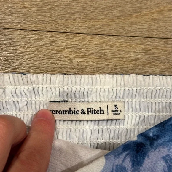 Abercrombie & Fitch Blue Floral Puff Sleeve Crop Top - Size Small - Picture 3 of 4